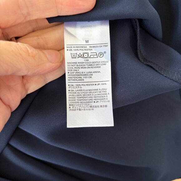 Banana Republic Navy Blue Sleeveless Shell Tank with Keyhole Back – Size Medium - Picture 6 of 6